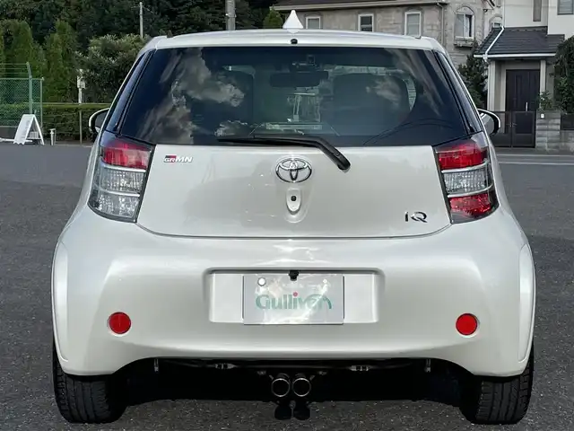 トヨタ ｉＱ GRMN 千葉県 2009(平21)年 6.6万km ホワイトパールクリスタルシャイン 100台限定車/純正レイズ製16AW/純正センター出しマフラー/社外ディスプレイオーディオ/社外バックカメラ/社外ドライブレコーダー/保証書/取扱説明書/スペアキー