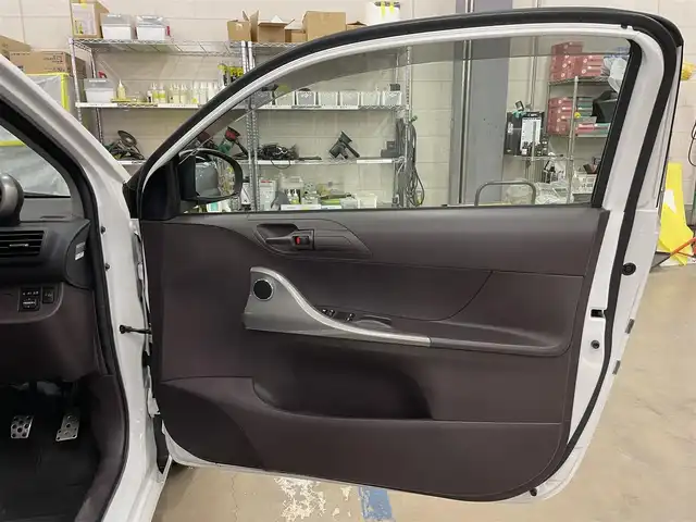 トヨタ ｉＱ GRMN 千葉県 2009(平21)年 6.6万km ホワイトパールクリスタルシャイン 100台限定車/純正レイズ製16AW/純正センター出しマフラー/社外ディスプレイオーディオ/社外バックカメラ/社外ドライブレコーダー/保証書/取扱説明書/スペアキー