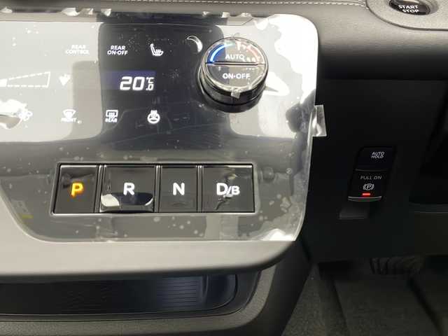 日産 セレナ e－4ORCE ハイウェイスターV 長野県 2025(令7)年 0.1千km プリズムホワイト 4WD/純正ナビ(AM/FM/BT/USB)/全方位カメラ(フロント、サイド、バック)/フルセグTV/ビルトインETC2.0/プロパイロット/インテリジェントクルーズコントロール/パーキングアシスト/レーンキープアシスト/衝突軽減装置/盗難防止装置/両側パワースライドドア/標識検知支援/オートブレーキホールド/デジタルインナーミラー/置くだけ充電/前席シートヒーター/ハンドルヒーター/オートライト/オートマチックハイビーム/LEDヘッドライト/スペアキー1本