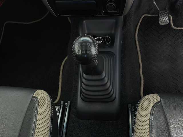 スズキ ジムニー ランドベンチャー 長野県 2017(平29)年 5.8万km クールカーキPM ４WD/純正16インチアルミホイール/純正フロアマット/リモコンキー/スペアーキー1本/保証書/取扱説明書