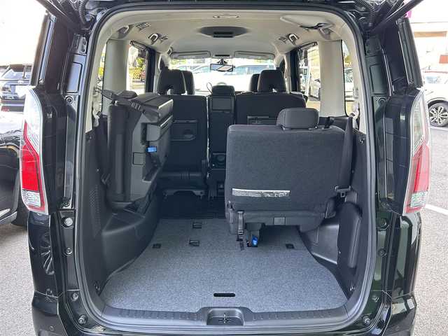 日産 セレナ ハイウェイスター Vセレクション 愛媛県 2018(平30)年 7.6万km ダイヤモンドブラック 禁煙車/登録時走行距離：75170km/ALPINE製11インチナビ/CD/DVD/フルセグTV/Bluetooth/全方位カメラ/バックカメラ/デジタルインナーミラー/前方ドライブレコーダー(SDカードなし)/ビルトインETC/衝突被害軽減システム/クリアランスソナー/横滑り防止装置/レーンキープアシスト/レーダークルーズコントロール/LEDヘッドライト/フォグランプ/オートライト/両側パワースライドドア/ハンズフリーパワースライドドア/リアテーブル/エンジンスタートボタン/スマートキー/純正フロアマット/純正16インチアルミホイール