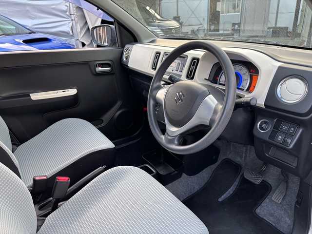 スズキ アルト X 福岡県 2015(平27)年 4.4万km シルキーシルバーメタリック オーディオ/（AM/FM/CD/AUX）/横滑り防止/衝突軽減/アイドリングストップ/ヒートシーター（運転席）/純正アルミホイール/電格ミラー/プッシュスタート/スペアキー×1/保証書