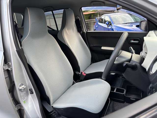 スズキ アルト X 福岡県 2015(平27)年 4.4万km シルキーシルバーメタリック オーディオ/（AM/FM/CD/AUX）/横滑り防止/衝突軽減/アイドリングストップ/ヒートシーター（運転席）/純正アルミホイール/電格ミラー/プッシュスタート/スペアキー×1/保証書