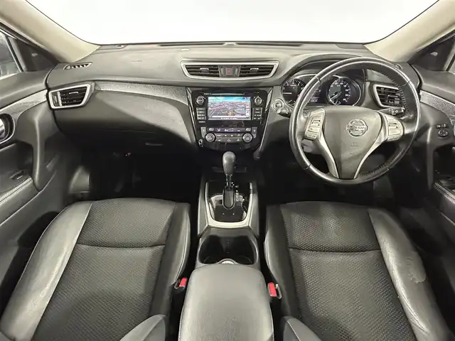 日産 エクストレイル 20X エマージェンシーブレーキ 佐賀県 2015(平27)年 8.6万km ブリリアントホワイトパール 純正7インチSDナビ/フルセグTV/CD/DVD/Bluetooth/サンルーフ/全方位バックカメラ/クルーズコントロール/ダウンヒルアシストコントロール/オートライト/パーキングアシスト/ビルトインETC/合皮シート/運転席・助手席シートヒーター/純正17インチアルミホイール/スマートキー/プッシュスタート