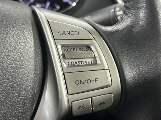 日産 エクストレイル 20X エマージェンシーブレーキ 佐賀県 2015(平27)年 8.6万km ブリリアントホワイトパール 純正7インチSDナビ/フルセグTV/CD/DVD/Bluetooth/サンルーフ/全方位バックカメラ/クルーズコントロール/ダウンヒルアシストコントロール/オートライト/パーキングアシスト/ビルトインETC/合皮シート/運転席・助手席シートヒーター/純正17インチアルミホイール/スマートキー/プッシュスタート