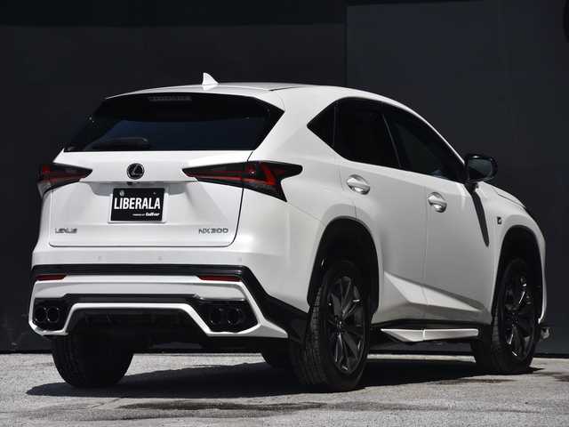 レクサス ＮＸ 300 Fスポーツ 和歌山県 2018(平30)年 5.4万km ソニッククォーツ メーカーナビ /TVキャンセラー/フルセク/CD/DVD/SD/USB/AUX/サウンド ライブ ラリ/バ ックカメラ サイド ビ ュー /サンルーフ/TRDフロント/サイド/リアエアロ/TRDスポ ーツマフラー /ハンズ フリーパ ワーバ ックド ア/三眼LEDオートライト /フォグ /AHS/純正18AW /17AWスタッド レスタイヤ付車載/シーケンシャルウィンカー /オートリトラウィンカーミラー/Lexus Safety System+ /PCS/LDA/PKBS/クリアランスソナー/レーダ ークルーズ コントロール /Stop&Startシステム /TRC/TPMS/ASC/AC100V /アナログ時計 /ビ ルトインETC2.0 /前後ド ラレコ/パドルシフト/黒色レザ ーシート /前席シートヒーター /前席ベ ンチレーション/前席パ ワーシート /シートメモリ /純正フロアマット /純正ド アバ イザ ー/保証書 /取説 /スペアキー /カードキー