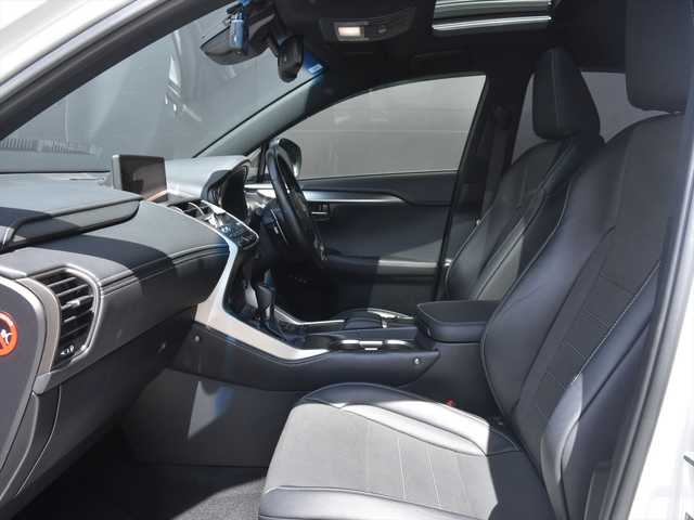 レクサス ＮＸ 300 Fスポーツ 和歌山県 2018(平30)年 5.4万km ソニッククォーツ メーカーナビ /TVキャンセラー/フルセク/CD/DVD/SD/USB/AUX/サウンド ライブ ラリ/バ ックカメラ サイド ビ ュー /サンルーフ/TRDフロント/サイド/リアエアロ/TRDスポ ーツマフラー /ハンズ フリーパ ワーバ ックド ア/三眼LEDオートライト /フォグ /AHS/純正18AW /17AWスタッド レスタイヤ付車載/シーケンシャルウィンカー /オートリトラウィンカーミラー/Lexus Safety System+ /PCS/LDA/PKBS/クリアランスソナー/レーダ ークルーズ コントロール /Stop&Startシステム /TRC/TPMS/ASC/AC100V /アナログ時計 /ビ ルトインETC2.0 /前後ド ラレコ/パドルシフト/黒色レザ ーシート /前席シートヒーター /前席ベ ンチレーション/前席パ ワーシート /シートメモリ /純正フロアマット /純正ド アバ イザ ー/保証書 /取説 /スペアキー /カードキー
