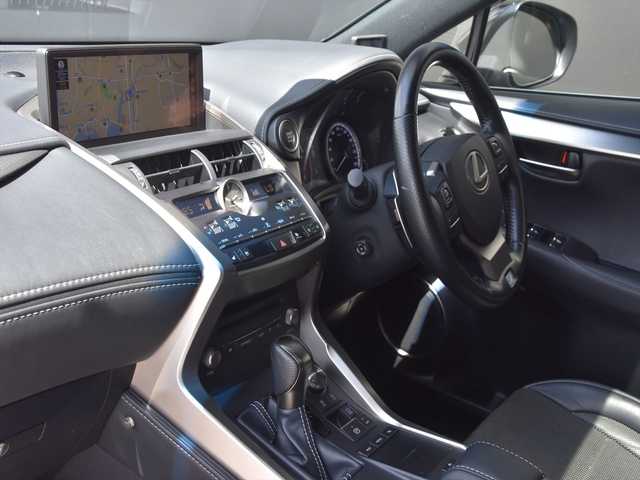 レクサス ＮＸ 300 Fスポーツ 和歌山県 2018(平30)年 5.4万km ソニッククォーツ メーカーナビ /TVキャンセラー/フルセク/CD/DVD/SD/USB/AUX/サウンド ライブ ラリ/バ ックカメラ サイド ビ ュー /サンルーフ/TRDフロント/サイド/リアエアロ/TRDスポ ーツマフラー /ハンズ フリーパ ワーバ ックド ア/三眼LEDオートライト /フォグ /AHS/純正18AW /17AWスタッド レスタイヤ付車載/シーケンシャルウィンカー /オートリトラウィンカーミラー/Lexus Safety System+ /PCS/LDA/PKBS/クリアランスソナー/レーダ ークルーズ コントロール /Stop&Startシステム /TRC/TPMS/ASC/AC100V /アナログ時計 /ビ ルトインETC2.0 /前後ド ラレコ/パドルシフト/黒色レザ ーシート /前席シートヒーター /前席ベ ンチレーション/前席パ ワーシート /シートメモリ /純正フロアマット /純正ド アバ イザ ー/保証書 /取説 /スペアキー /カードキー