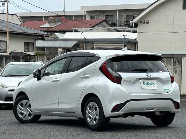 トヨタ アクア G 東京都 2024(令6)年 0.3万km プラチナホワイトパールマイカ ワンオーナー/純正10.5インチディスプレイオーディオナビ//AM/FM/BT/バックカメラ/セーフティセンス/・プリクラッシュセーフティ/・レーントレーシングアシスト/・レーダークルーズコントロール/・オートマチックハイビーム/・ロードアシストサイン/プッシュスタート/革巻きステアリング/ステアリングスイッチ/ETC2.0/LEDヘッドライト/スペアキー×1/保証書/取扱説明書