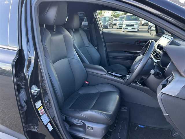トヨタ Ｃ－ＨＲ G 岡山県 2019(令1)年 11.6万km ブラックマイカ 社外ナビ/フルセグTV、CD、DVD、Bluetooth、AM、FM/ＴＲＤフルエアロ/純正ＡＷ18inch/純正フロアマット/前席シートヒーター/前後カメラ/前後ドライブレコーダー/クルーズコントロール/プッシュスタート/ETC/ワンオーナー/横滑り防止/盗難防止/オートライト/オートマチックハイビーム