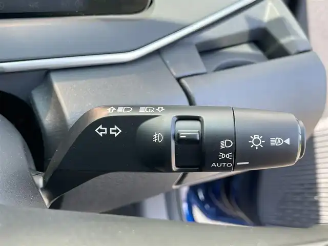 日産 ノート オーテック 千葉県 2021(令3)年 2.8万km オーロラフレアブルーパール プロパイロット/　衝突軽減ブレーキ/レーンキープアシスト/　レーダークルーズコントロール/オートハイビーム/　クリアランスソナー/ブラインドスポットモニター/メーカー純正コネクトナビ/　フルセグ/BT/USB/カープレイ/アラウンドビューモニター/デジタルインナーミラー/ステアリングスイッチ/ETC/ワイヤレス充電/レザーシート(黒/青)/電動パーキングブレーキ/LEDヘッドライト/オートライト/フォグライト/スマートキー/プッシュスタート/オーテック16インチAW/純正フロアマット/電動格納ミラー/アイドリングストップ