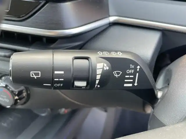 日産 ノート オーテック 千葉県 2021(令3)年 2.8万km オーロラフレアブルーパール プロパイロット/　衝突軽減ブレーキ/レーンキープアシスト/　レーダークルーズコントロール/オートハイビーム/　クリアランスソナー/ブラインドスポットモニター/メーカー純正コネクトナビ/　フルセグ/BT/USB/カープレイ/アラウンドビューモニター/デジタルインナーミラー/ステアリングスイッチ/ETC/ワイヤレス充電/レザーシート(黒/青)/電動パーキングブレーキ/LEDヘッドライト/オートライト/フォグライト/スマートキー/プッシュスタート/オーテック16インチAW/純正フロアマット/電動格納ミラー/アイドリングストップ