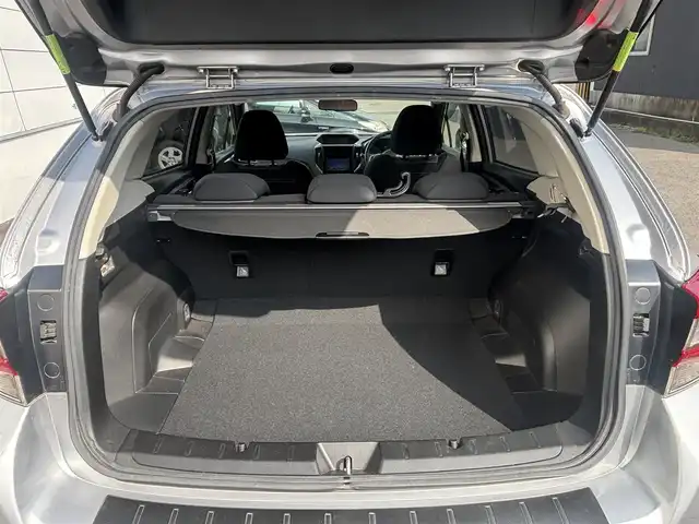 スバル インプレッサ ＸＶ 2．0i－L アイサイト 長崎県 2019(令1)年 7.9万km アイスシルバーメタリック ワンオーナー/社外メモリナビ/（CD/DVD/BT/フルセグ）/バックカメラ/衝突軽減システム/レーンアシスト/レーダークルーズ/ETC/パドルシフト/オートライト/ステアリングスイッチ/純正17インチAW