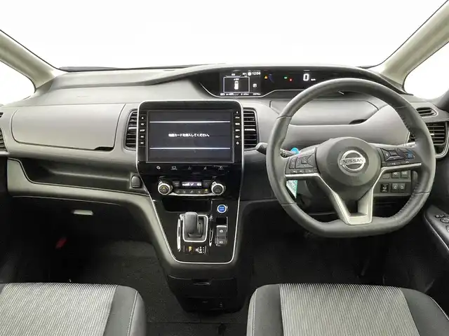 日産 セレナ e－パワー ハイウェイスター V 熊本県 2020(令2)年 4万km マルーンレッド 2トーン 純正10インチナビ（ＣＤ・ＤＶＤ・フルセグ・ＢＴ）/全周囲カメラ　/純正フリップダウンモニター　/純正前後ドライブレコーダー　/ビルトインＥＴＣ　/両側パワースライドドア　/前後クリアランスソナー/インテリジェントパーキングアシスト　/プロパイロット/車線逸脱警報/車線逸脱防止支援システム/ブラインドスポットモニター/標識認識機能/ふらつき警報機能/オートハイビーム/ステアリングヒーター/純正16インチAW/オートライト/LEDヘッドライト/フォグランプ/スマートキー/プッシュスタート