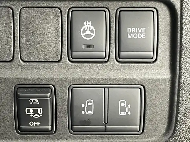 日産 セレナ e－パワー ハイウェイスター V 熊本県 2020(令2)年 4万km マルーンレッド 2トーン 純正10インチナビ（ＣＤ・ＤＶＤ・フルセグ・ＢＴ）/全周囲カメラ　/純正フリップダウンモニター　/純正前後ドライブレコーダー　/ビルトインＥＴＣ　/両側パワースライドドア　/前後クリアランスソナー/インテリジェントパーキングアシスト　/プロパイロット/車線逸脱警報/車線逸脱防止支援システム/ブラインドスポットモニター/標識認識機能/ふらつき警報機能/オートハイビーム/ステアリングヒーター/純正16インチAW/オートライト/LEDヘッドライト/フォグランプ/スマートキー/プッシュスタート
