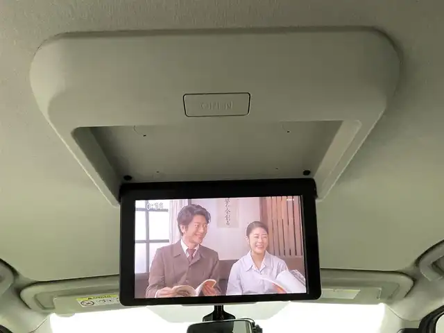 日産 セレナ e－パワー ハイウェイスター V 熊本県 2020(令2)年 4万km マルーンレッド 2トーン 純正10インチナビ（ＣＤ・ＤＶＤ・フルセグ・ＢＴ）/全周囲カメラ　/純正フリップダウンモニター　/純正前後ドライブレコーダー　/ビルトインＥＴＣ　/両側パワースライドドア　/前後クリアランスソナー/インテリジェントパーキングアシスト　/プロパイロット/車線逸脱警報/車線逸脱防止支援システム/ブラインドスポットモニター/標識認識機能/ふらつき警報機能/オートハイビーム/ステアリングヒーター/純正16インチAW/オートライト/LEDヘッドライト/フォグランプ/スマートキー/プッシュスタート
