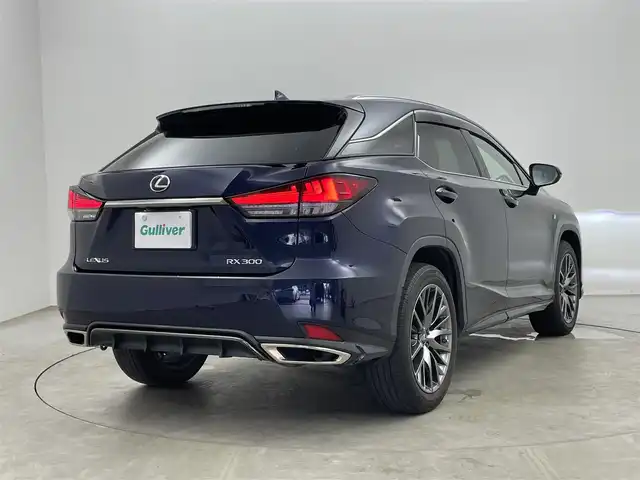レクサス ＲＸ 300 Fスポーツ 埼玉県 2021(令3)年 6.8万km ディープブルーマイカ ワンオーナー　サンルーフ　12.3インチディスプレイ　ナビ　CD　フルセグTV　Bluetooth　USB　AUX　音楽録音　SD　全方位カメラ　赤レザーシート　前席シートベンチレーション　前席パワーシート　パワーバックドア　ステアリングヒーター　レーダークルーズコントロール　ビルトインETC2.0　パドルシフト　ヘッドアップディスプレイ　オートLEDライト　オートハイビーム　オートブレーキホールド　前後コーナーセンサー　純正20インチアルミホイール　