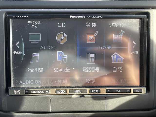 フォルクスワーゲン ポロ TSIコンフォートライン 岡山県 2012(平24)年 13.6万km キャンディホワイト 登録時走行距離135499キロ/社外メモリナビ/AM/FM/TV/SD/DVD/ワンオーナー/純正フロアマット/リモコンキー/ハロゲンライト/カーテンエアバッグ/横滑り防止装置/保証書、取説有