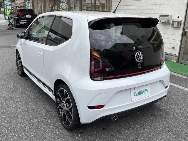フォルクスワーゲン アップ ＧＴＩ 埼玉県 2019(令1)年 4.6万km 白 登録時45352km/純正オーディオ/BT/CD/AM/FM/バックカメラ/シティエマージェンシーブレーキ/横滑り防止装置/アイドリングストップ/コーナーセンサー/前後ドライブレコーダー/ETC/シートヒーター（D＋N席）/革巻きハンドル/ステアリングリモコン/オートライト/ヘッドライトレベライザー/純正フロアマット/純正リアスポイラー/純正LEDヘッドライト/フォグランプ/純正17インチアルミホイール/ウィンカーミラー/キーレス×2/保証書/取説