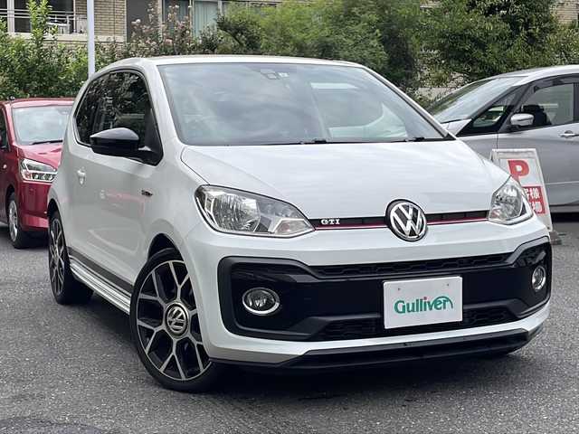 フォルクスワーゲン アップ ＧＴＩ 埼玉県 2019(令1)年 4.6万km 白 登録時45352km/純正オーディオ/BT/CD/AM/FM/バックカメラ/シティエマージェンシーブレーキ/横滑り防止装置/アイドリングストップ/コーナーセンサー/前後ドライブレコーダー/ETC/シートヒーター（D＋N席）/革巻きハンドル/ステアリングリモコン/オートライト/ヘッドライトレベライザー/純正フロアマット/純正リアスポイラー/純正LEDヘッドライト/フォグランプ/純正17インチアルミホイール/ウィンカーミラー/キーレス×2/保証書/取説