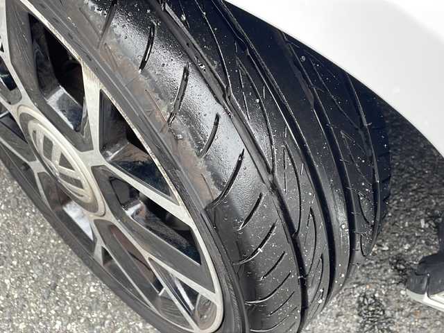 フォルクスワーゲン アップ ＧＴＩ 埼玉県 2019(令1)年 4.6万km 白 登録時45352km/純正オーディオ/BT/CD/AM/FM/バックカメラ/シティエマージェンシーブレーキ/横滑り防止装置/アイドリングストップ/コーナーセンサー/前後ドライブレコーダー/ETC/シートヒーター（D＋N席）/革巻きハンドル/ステアリングリモコン/オートライト/ヘッドライトレベライザー/純正フロアマット/純正リアスポイラー/純正LEDヘッドライト/フォグランプ/純正17インチアルミホイール/ウィンカーミラー/キーレス×2/保証書/取説