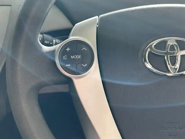 トヨタ プリウス S 沖縄県 2012(平24)年 5.7万km ボルドーマイカメタリック (株)IDOMが運営する【じしゃロンコザ店】の自社ローン専用車両になりますこちらは現金またはオートローンご利用時の価格です。自社ローンご希望の方は別途その旨お申付け下さい/社外ナビ　/フルセグＴＶ　/Ｂｌｕｅｔｏｏｔｈ接続/バックカメラ　/ＥＴＣ　/ドライブレコーダー前後　/オートライト　/プッシュスタート　/スマートキー　/スペアキー　/純正フロアマット　/パワーステアリング