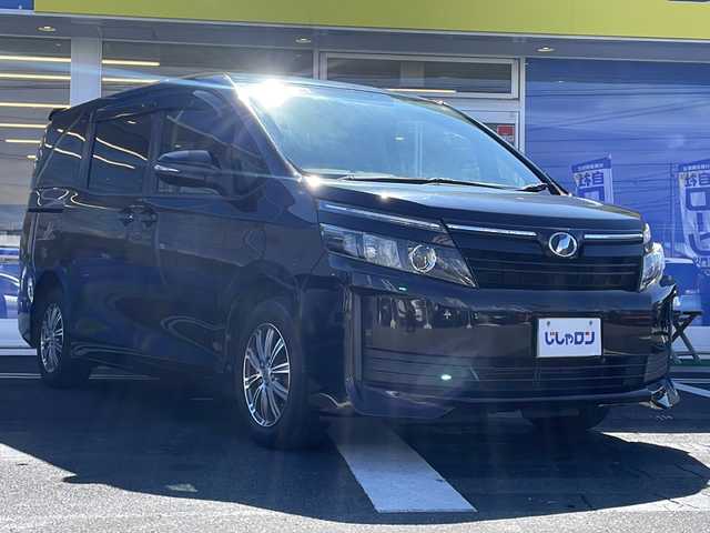 トヨタ ヴォクシー X 長野県 2014(平26)年 13.8万km ブラック (株)IDOMが運営する【じしゃロン長野店】の自社ローン専用車両になりますこちらは現金またはオートローンご利用時の価格です。自社ローンご希望の方は別途その旨お申付け下さい/純正ナビ/バックカメラ/ステアリングスイッチ/ETC/両側パワースライドドア
