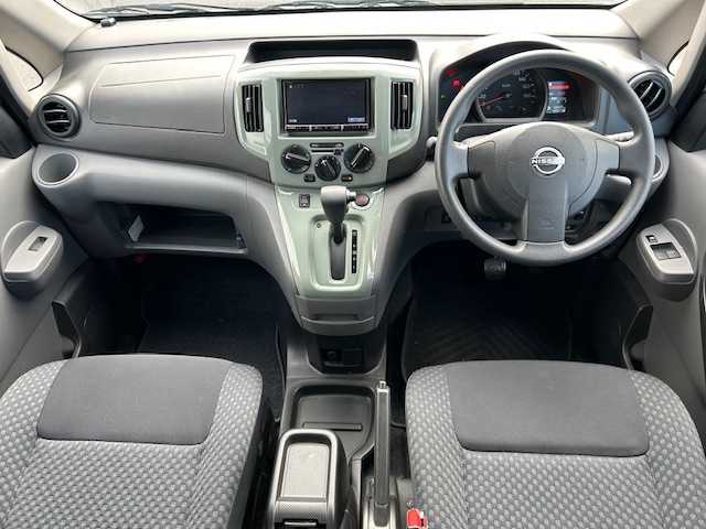 日産 ＮＶ２００バネット 16X－3R 栃木県 2023(令5)年 3.9万km Ｌグリーン VANLIFE VILLAGE NV200 earth label VL07/  (16X3Rベース 7人乗り)/VANLIFE VILLAGE限定純正カラー：アースグレーカーキ/エマージェンシーブレーキ/寒冷地仕様/社外メモリナビ/フルセグTV/DVD/Bluetooth/バックカメラ/ETC/前後ドライブレコーダー/スマートキー×2/LEDオートライト/フォグランプ/リッド付きセンターコンソール&シートアンダートレイ/スライドサイドウインド&プライバシーガラス/リアクーラー