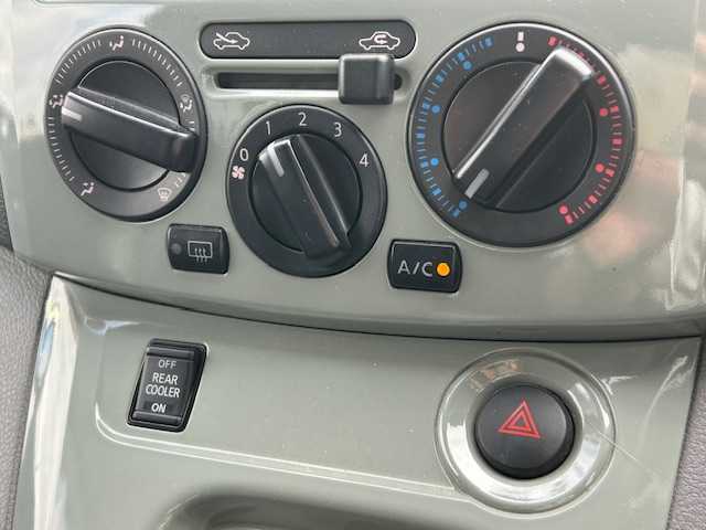 日産 ＮＶ２００バネット 16X－3R 栃木県 2023(令5)年 3.9万km Ｌグリーン VANLIFE VILLAGE NV200 earth label VL07/  (16X3Rベース 7人乗り)/VANLIFE VILLAGE限定純正カラー：アースグレーカーキ/エマージェンシーブレーキ/寒冷地仕様/社外メモリナビ/フルセグTV/DVD/Bluetooth/バックカメラ/ETC/前後ドライブレコーダー/スマートキー×2/LEDオートライト/フォグランプ/リッド付きセンターコンソール&シートアンダートレイ/スライドサイドウインド&プライバシーガラス/リアクーラー
