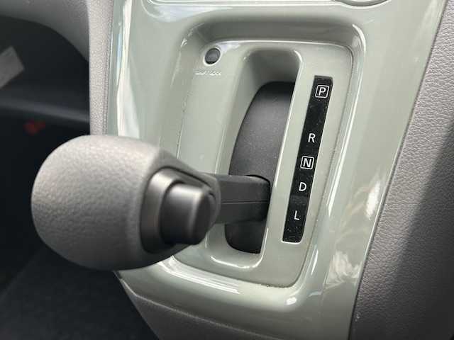 日産 ＮＶ２００バネット 16X－3R 栃木県 2023(令5)年 3.9万km Ｌグリーン VANLIFE VILLAGE NV200 earth label VL07/  (16X3Rベース 7人乗り)/VANLIFE VILLAGE限定純正カラー：アースグレーカーキ/エマージェンシーブレーキ/寒冷地仕様/社外メモリナビ/フルセグTV/DVD/Bluetooth/バックカメラ/ETC/前後ドライブレコーダー/スマートキー×2/LEDオートライト/フォグランプ/リッド付きセンターコンソール&シートアンダートレイ/スライドサイドウインド&プライバシーガラス/リアクーラー