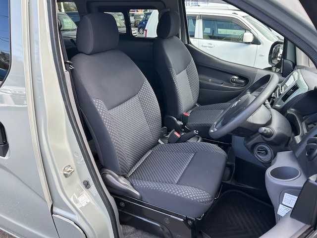 日産 ＮＶ２００バネット 16X－3R 栃木県 2023(令5)年 3.9万km Ｌグリーン VANLIFE VILLAGE NV200 earth label VL07/  (16X3Rベース 7人乗り)/VANLIFE VILLAGE限定純正カラー：アースグレーカーキ/エマージェンシーブレーキ/寒冷地仕様/社外メモリナビ/フルセグTV/DVD/Bluetooth/バックカメラ/ETC/前後ドライブレコーダー/スマートキー×2/LEDオートライト/フォグランプ/リッド付きセンターコンソール&シートアンダートレイ/スライドサイドウインド&プライバシーガラス/リアクーラー