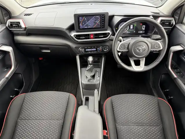 トヨタ ライズ Z 愛知県 2019(令1)年 3万km ブラックマイカメタリック/シャイニングホワイトパール スマートアシスト/　　・衝突回避支援ブレーキ/　　・車線逸脱抑制機能/　　・車線逸脱警報機能/　　・アダプティブドライビングビーム/　　・アダプティブクルーズコントロール/　　・コーナーセンサー/　　・レーンキープコントロール/純正7インチナビ/　　CD/DVD/BT/フルセグ/バックカメラ/ドライブレコーダー/ビルトインETC/革巻きステアリング/ステアリングリモコン/シートヒーター/純正LEDヘッドライト/フォグランプ/純正17インチアルミホイール/取扱説明書/保証書/スペアキー