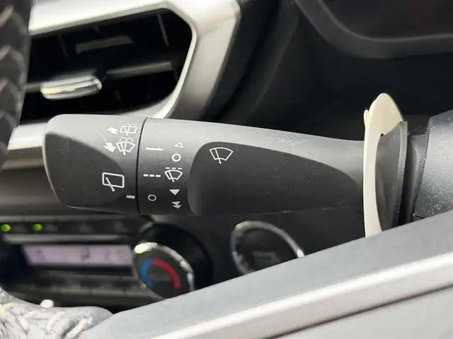 トヨタ ライズ Z 愛知県 2019(令1)年 3万km ブラックマイカメタリック/シャイニングホワイトパール スマートアシスト/　　・衝突回避支援ブレーキ/　　・車線逸脱抑制機能/　　・車線逸脱警報機能/　　・アダプティブドライビングビーム/　　・アダプティブクルーズコントロール/　　・コーナーセンサー/　　・レーンキープコントロール/純正7インチナビ/　　CD/DVD/BT/フルセグ/バックカメラ/ドライブレコーダー/ビルトインETC/革巻きステアリング/ステアリングリモコン/シートヒーター/純正LEDヘッドライト/フォグランプ/純正17インチアルミホイール/取扱説明書/保証書/スペアキー