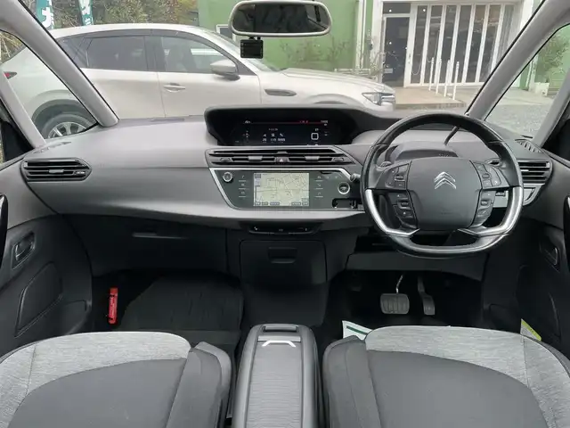 シトロエン グランドＣ４ピカソ シャイン ブルーHDi 埼玉県 2017(平29)年 6.8万km 白 ガラスルーフ/ディーゼルターボ/純正ナビ/３６０度カメラ/前後ドラレコ/パーキングアシスト/クリアランスソナー/パワーバックドア/ＢＳＭ/アクティブクルーズコントロール/衝突軽減ブレーキ/純正１７インチアルミ/プッシュスタート/保証書付整備手帳/取扱説明書