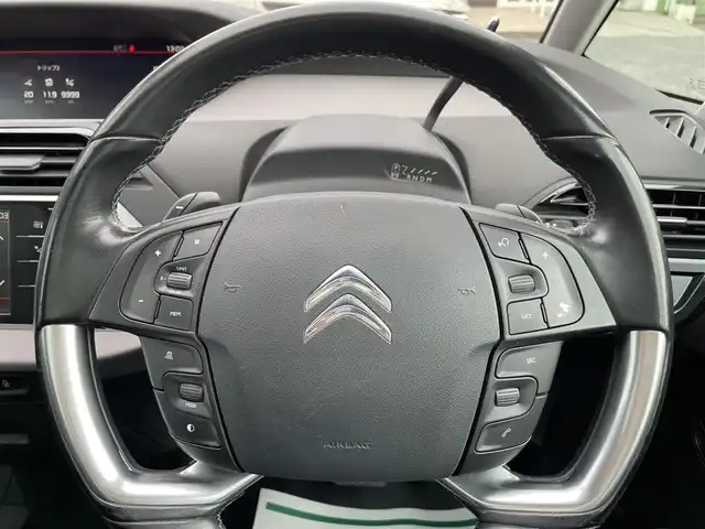 シトロエン グランドＣ４ピカソ シャイン ブルーHDi 埼玉県 2017(平29)年 6.8万km 白 ガラスルーフ/ディーゼルターボ/純正ナビ/３６０度カメラ/前後ドラレコ/パーキングアシスト/クリアランスソナー/パワーバックドア/ＢＳＭ/アクティブクルーズコントロール/衝突軽減ブレーキ/純正１７インチアルミ/プッシュスタート/保証書付整備手帳/取扱説明書