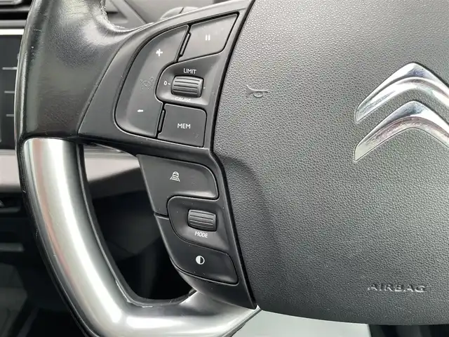 シトロエン グランドＣ４ピカソ シャイン ブルーHDi 埼玉県 2017(平29)年 6.8万km 白 ガラスルーフ/ディーゼルターボ/純正ナビ/３６０度カメラ/前後ドラレコ/パーキングアシスト/クリアランスソナー/パワーバックドア/ＢＳＭ/アクティブクルーズコントロール/衝突軽減ブレーキ/純正１７インチアルミ/プッシュスタート/保証書付整備手帳/取扱説明書