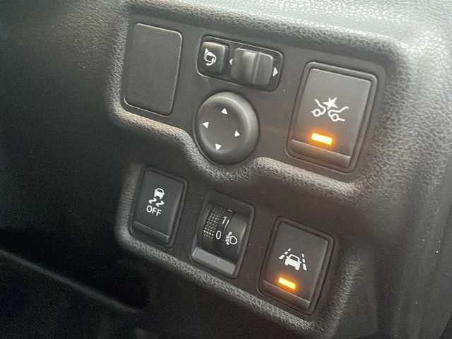 日産 ノート X FOUR 福島県 2015(平27)年 8.9万km ダークメタルグレー 4WD ワンオーナー ナビ フルセグTV バック全方位カメラミラー連動 衝突軽減ブレーキ レーンキープアシスト 横滑り防止 ETC 社外アルミホイール スマートキー