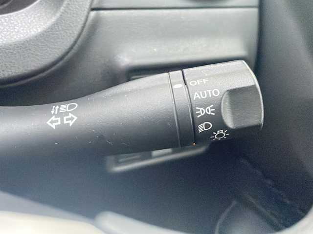 日産 ノート X FOUR 福島県 2015(平27)年 8.9万km ダークメタルグレー 4WD ワンオーナー ナビ フルセグTV バック全方位カメラミラー連動 衝突軽減ブレーキ レーンキープアシスト 横滑り防止 ETC 社外アルミホイール スマートキー