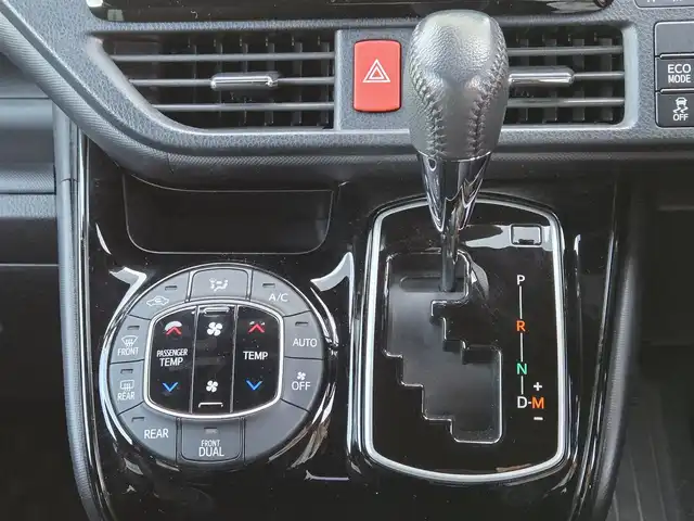 トヨタ ヴォクシー ZS 東京都 2020(令2)年 4.8万km ブラック モデリスタエアロ/純正ナビ/フルセグ/バックカメラ/クルーズコントロール/パワースライドドア/衝突軽減ブレーキ/レーンキープアシスト/コーナーセンサー/オートマチックハイビーム/スマートキー/LEDヘッドライト/純正16インチAW