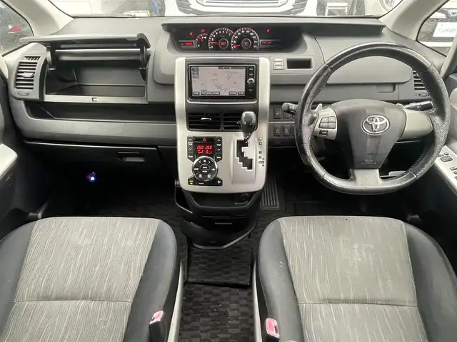 トヨタ ノア Si 島根県 2010(平22)年 17.9万km 黒 純正ナビ　/フルセグ　/ＤＶＤ再生　/Ｂｌｕｅｔｏｏｔｈ　/バックカメラ　/両側パワースライド　/ビルトインＥＴＣ　/スマートキー　/プッシュスタート　/純正フロアマット