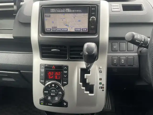 トヨタ ノア Si 島根県 2010(平22)年 17.9万km 黒 純正ナビ　/フルセグ　/ＤＶＤ再生　/Ｂｌｕｅｔｏｏｔｈ　/バックカメラ　/両側パワースライド　/ビルトインＥＴＣ　/スマートキー　/プッシュスタート　/純正フロアマット