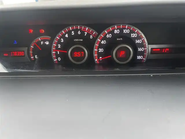 トヨタ ノア Si 島根県 2010(平22)年 17.9万km 黒 純正ナビ　/フルセグ　/ＤＶＤ再生　/Ｂｌｕｅｔｏｏｔｈ　/バックカメラ　/両側パワースライド　/ビルトインＥＴＣ　/スマートキー　/プッシュスタート　/純正フロアマット