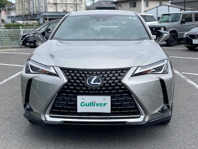 レクサス ＵＸ 250h バージョンC 長崎県 2019(令1)年 6.7万km ソニックチタニウム 純正メーカーナビ/CD/DVD/BT/USB/フルセグTV/バックカメラ/プリクラッシュセーフティ/レーダークルーズコントロール/レーンキープアシスト/合皮シート/前席パワーシート/D席メモリーシート/前席シートヒーター/ステアリングヒーター/パワーバックドア/後席USB/オートハイビーム/LEDヘッドライト/ドライブレコーダー前後/ビルトインETC/スマートキー×2
