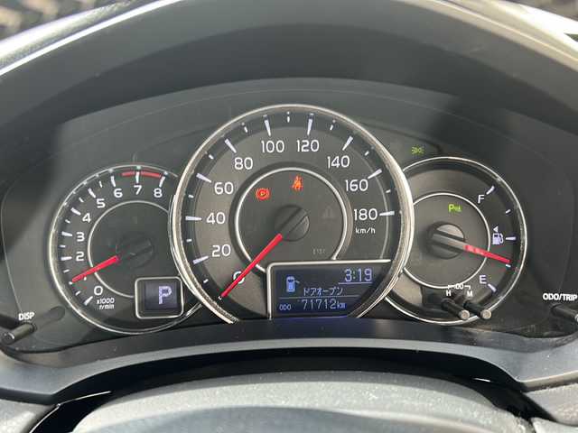 トヨタ カローラ フィールダー 1．5G ダブルバイビー 兵庫県 2019(平31)年 7.2万km ホワイトパールクリスタルシャイン 純正メーカーSDナビ/　Bluetooth/AUX/CD/AM/FM/純正ビルトインETC/バックカメラ/アイドリングストップ/アンチロック・ブレーキ・システム/レーンキープアシスト/盗難防止装置/横滑り防止装置/前後コーナーセンサー/オートマチックハイビーム/パワーステアリング/パワーウィンドウ/エアバッグ（W+サイド）/カーテンエアバッグ/純正フロアマット/純正アルミホイール/LEDヘッドライト/プッシュスタート/スマートキー/スペアキー（１本）/保証書/取扱説明書