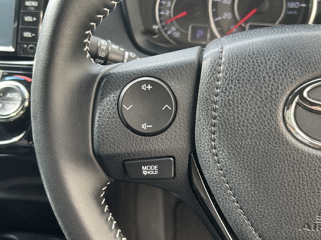 トヨタ カローラ フィールダー 1．5G ダブルバイビー 兵庫県 2019(平31)年 7.2万km ホワイトパールクリスタルシャイン 純正メーカーSDナビ/　Bluetooth/AUX/CD/AM/FM/純正ビルトインETC/バックカメラ/アイドリングストップ/アンチロック・ブレーキ・システム/レーンキープアシスト/盗難防止装置/横滑り防止装置/前後コーナーセンサー/オートマチックハイビーム/パワーステアリング/パワーウィンドウ/エアバッグ（W+サイド）/カーテンエアバッグ/純正フロアマット/純正アルミホイール/LEDヘッドライト/プッシュスタート/スマートキー/スペアキー（１本）/保証書/取扱説明書