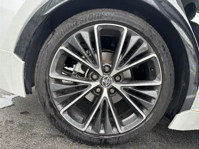 トヨタ プリウス Z 奈良県 2024(令6)年 1.8万km ホワイトパールクリスタルシャイン 純正12.3インチナビ　/フルセグＴＶ　/BT/USB/HDMI/アラウンドビューモニター　/モデリスタエアロ　/ワンオーナー　/デジタルインナーミラー　/レザーシート　/パワーシート　/シートヒーター　/エアシート/ステアリングヒーター　/ＥＴＣ２．０　/ＡＡＣ/衝突被害軽減システム/スマートキー/純正19インチアルミホイール/純正フロアマット/LEDヘッドライト/オートライト/オートマチックハイビーム/置くだけ充電