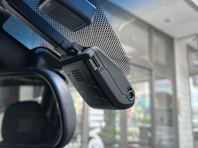 ホンダ フリード ハイブリット G ブラックスタイル 埼玉県 2022(令4)年 2.1万km プラチナホワイトパール 純正ナビ　/フルセグ/DVD/CD/BT/SD/USB/FM/AM/ビルトインＥＴＣ　/前後ドライブレコーダー　/前席シートヒーター　/バックカメラ　/ＡＣＣ　/両側パワースライドドア　/衝突軽減システム　/レーンキープアシスト　/ステアリングスイッチ/スマートキー２本　/保証書　/取扱説明書