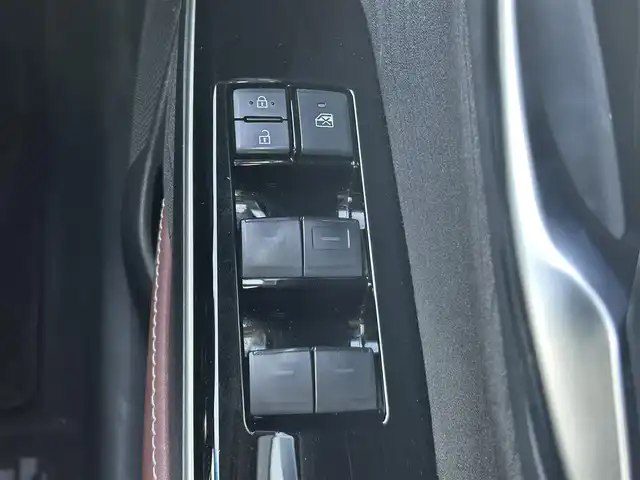 トヨタ クラウン ハイブリッド S 岡山県 2020(令2)年 6.7万km ホワイトパールクリスタルシャイン 純正8インチナビ/バックモニター/D/N席シートヒーター/D/N席パワーシート/トヨタセーフティセンス/・アダプティブクルーズコントロール/・オートマチックハイビーム/・レーンディパーチャアラート/・クリアランスソナー/LEDヘッドライト/LEDフォグランプ/電子パーキングアシスト/プッシュスタート/スマートキー/ビルトインETC2.0/ドライブレコーダー/パワーバックドア