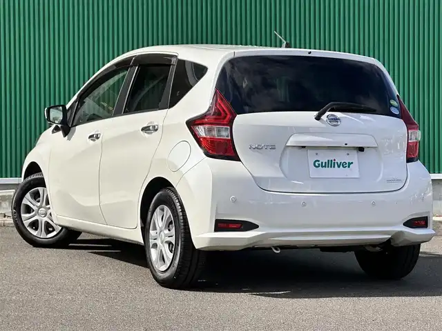 日産 ノート X Vセレクション 宮城県 2020(令2)年 8.9万km ブリリアントホワイトパール インテリジェントアラウンドビューモニター/＋スマートルームミラー/＋ドアミラーヒーター/＝＝＝/インテリジェントエマージェンシーブレーキ/車線逸脱警報機能/踏み間違い衝突防止アシスト/コーナーセンサー/純正ナビ/・フルセグ/・Bluetooth/・CD/DVD/・AM/FM/ETC/純正ドライブレコーダー/キャンセラー/アームレスト/ステアリングスイッチ/オートライト/ハイビームアシスト/インテリジェントキー/純正フロアマット