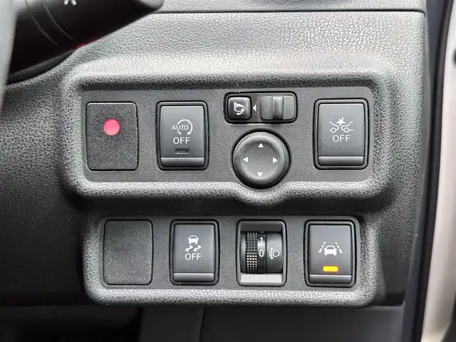 日産 ノート X Vセレクション 宮城県 2020(令2)年 8.9万km ブリリアントホワイトパール インテリジェントアラウンドビューモニター/＋スマートルームミラー/＋ドアミラーヒーター/＝＝＝/インテリジェントエマージェンシーブレーキ/車線逸脱警報機能/踏み間違い衝突防止アシスト/コーナーセンサー/純正ナビ/・フルセグ/・Bluetooth/・CD/DVD/・AM/FM/ETC/純正ドライブレコーダー/キャンセラー/アームレスト/ステアリングスイッチ/オートライト/ハイビームアシスト/インテリジェントキー/純正フロアマット